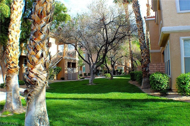 Building Photo - 251 S Green Valley Pkwy