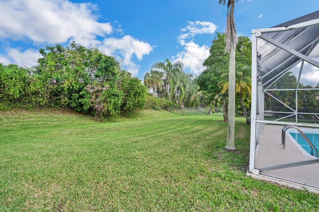 Building Photo - 10567 Paso Fino Dr
