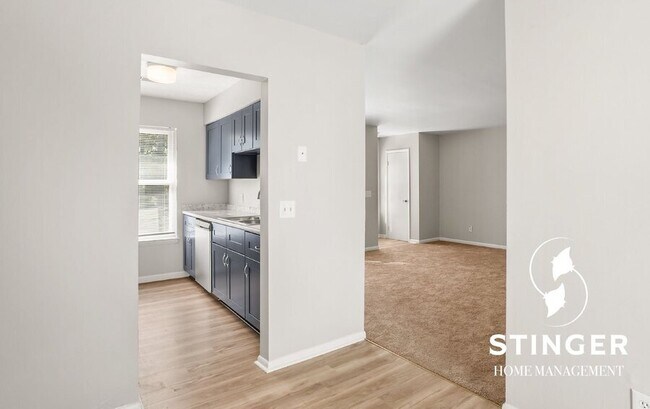 Building Photo - 31 Harding St