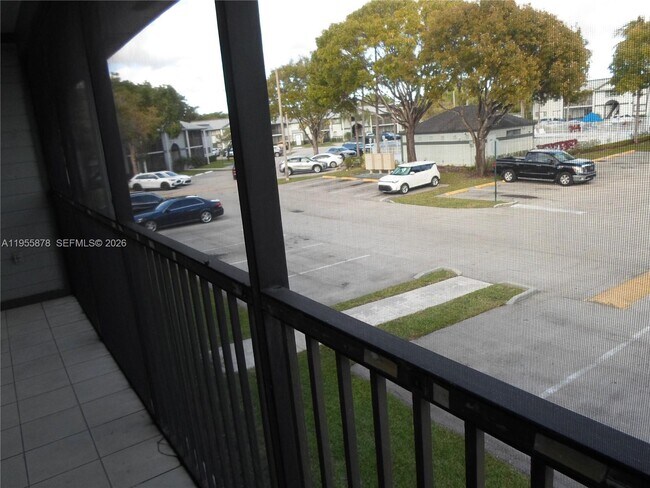 Building Photo - 20760 NE 4th Ct