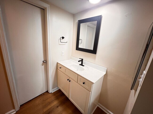 Building Photo - Beautiful, unfurnished studio condo in Myrtle Beach Golf and Yacht. Available now!