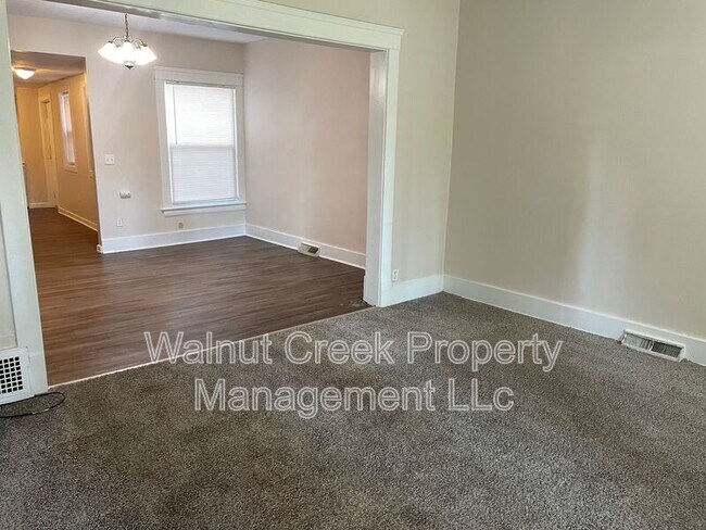 Building Photo - 2105 E 31st St