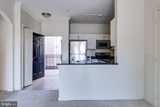 Building Photo - 12925 Centre Park Cir