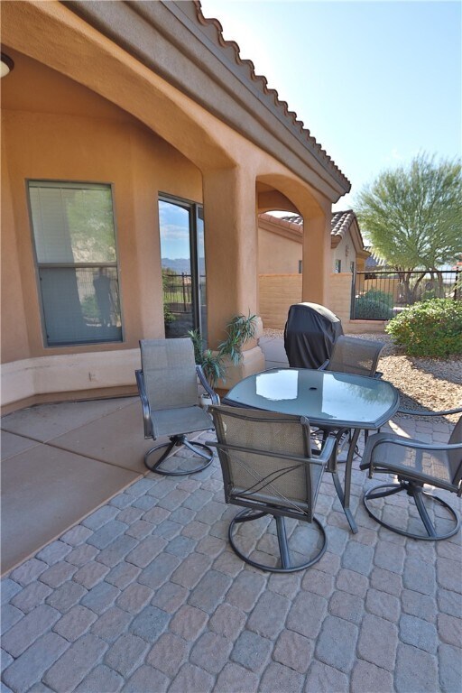 Building Photo - 2885 Esmerelda Dr