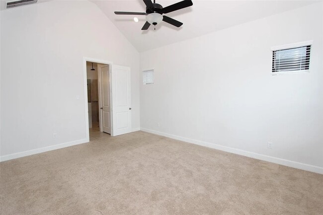 Building Photo - 1443 Park Path Dr