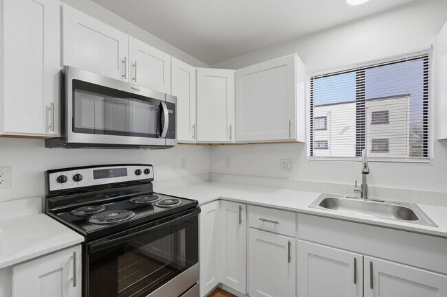 Building Photo - 317 N Vine Ave