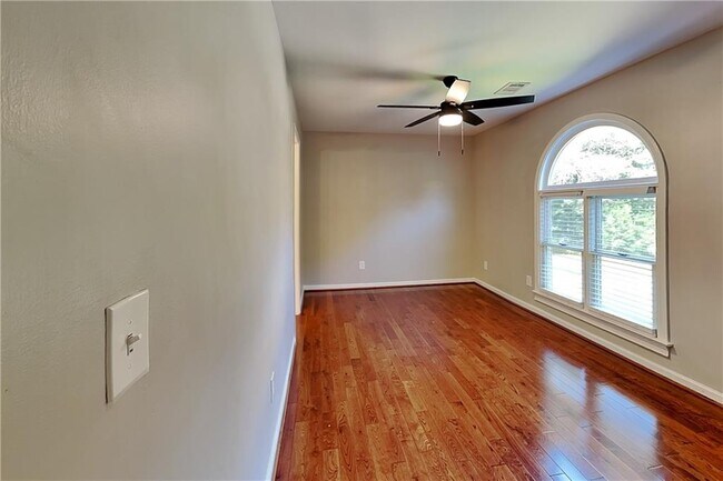 Building Photo - 2427 Brookvine Ln