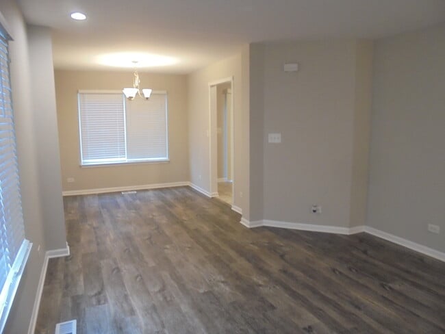 Building Photo - 3110 Ronan Dr
