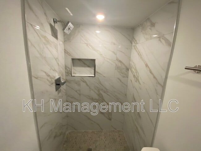 Building Photo - 976 N 45th St