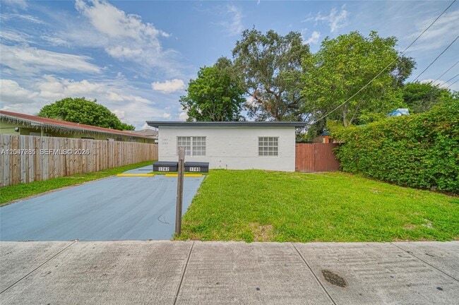 Building Photo - 1747 NW 40th St