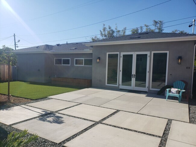 Building Photo - Newer Construction, 2BD/2BA House on Private Drive in Leucadia: Minutes to Beach, Town, YMCA!