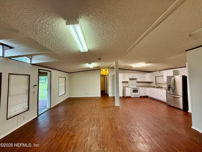 Building Photo - 2262 Chaffee Rd S