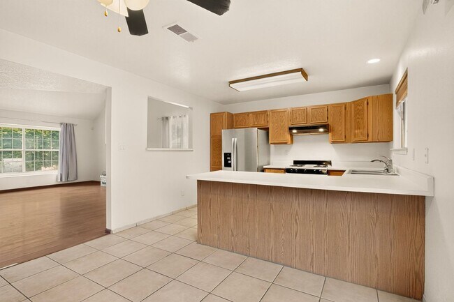 Building Photo - 7817 Sunrose Dr NW