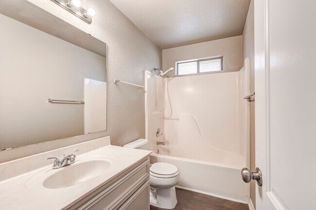 Building Photo - 2501 Schwald Rd