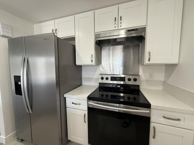 Building Photo - 110 N Richmont Dr