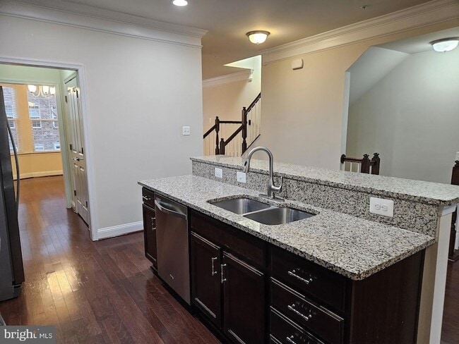 Building Photo - 6041 Maple Hill Rd