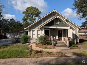 Building Photo - 510 W Lang St