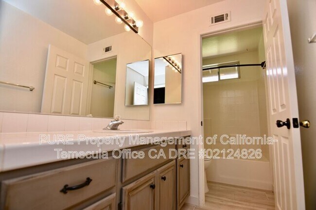 Building Photo - 40442 Clybourne Cir