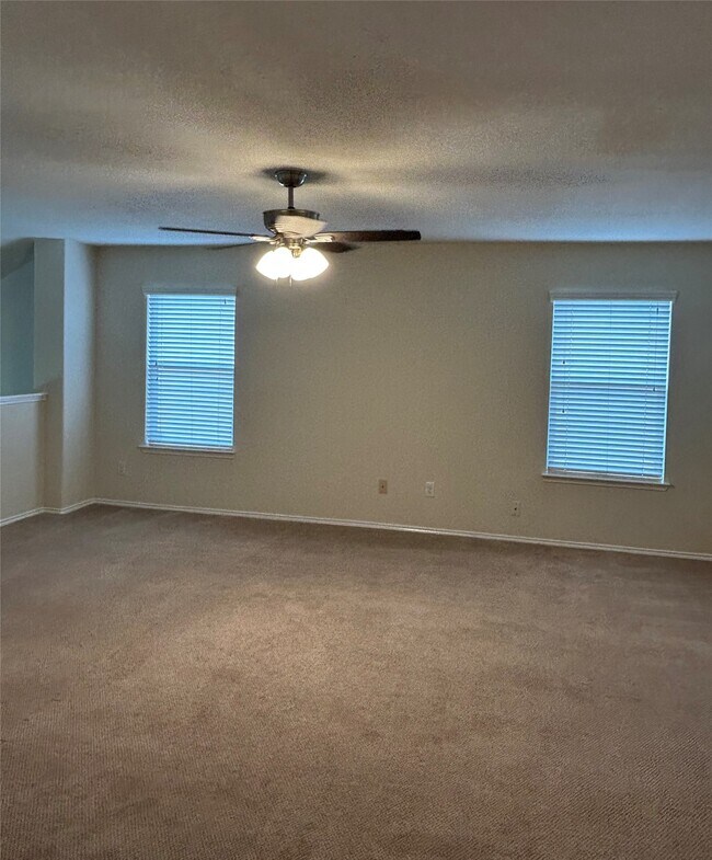 Building Photo - 5327 Stonegate Dr