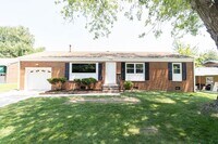 Building Photo - Renovated 3bdr 2bth rancher in the heart of Newport News