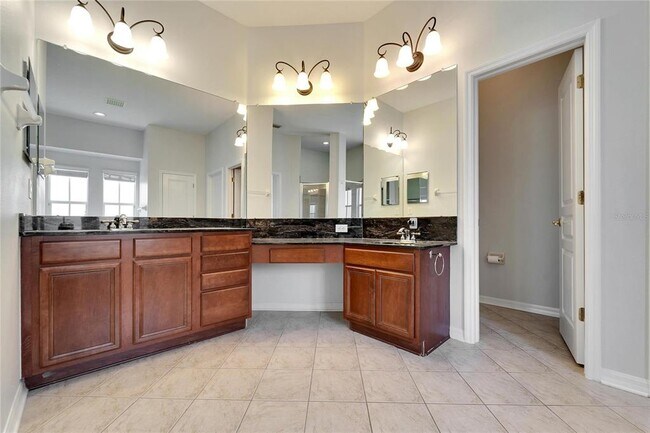 Building Photo - 5604 Skimmer Dr