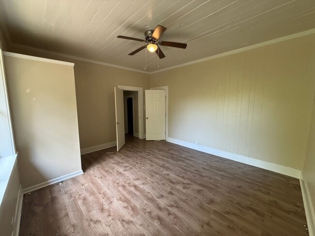 Building Photo - 3BD 1.5BA Single Home in Baton Rouge