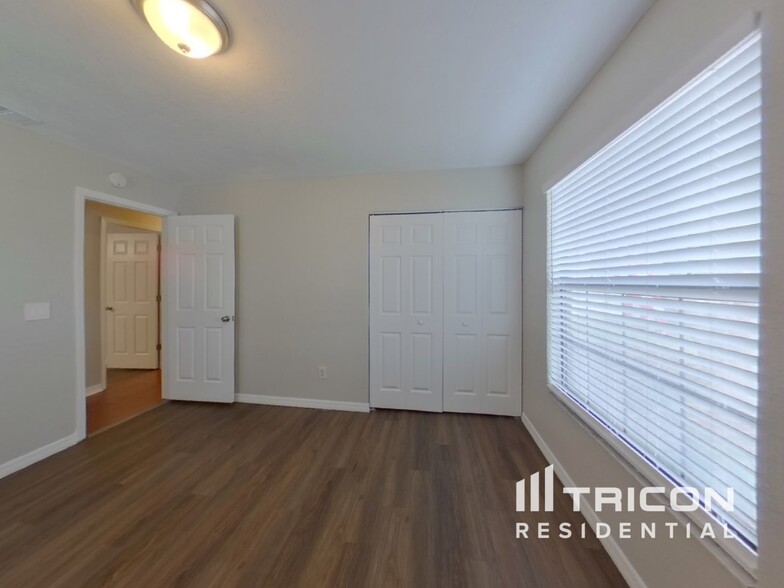 Building Photo - 483 Spruceview Dr