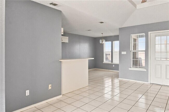 Building Photo - 10 Lemon Tree Ct