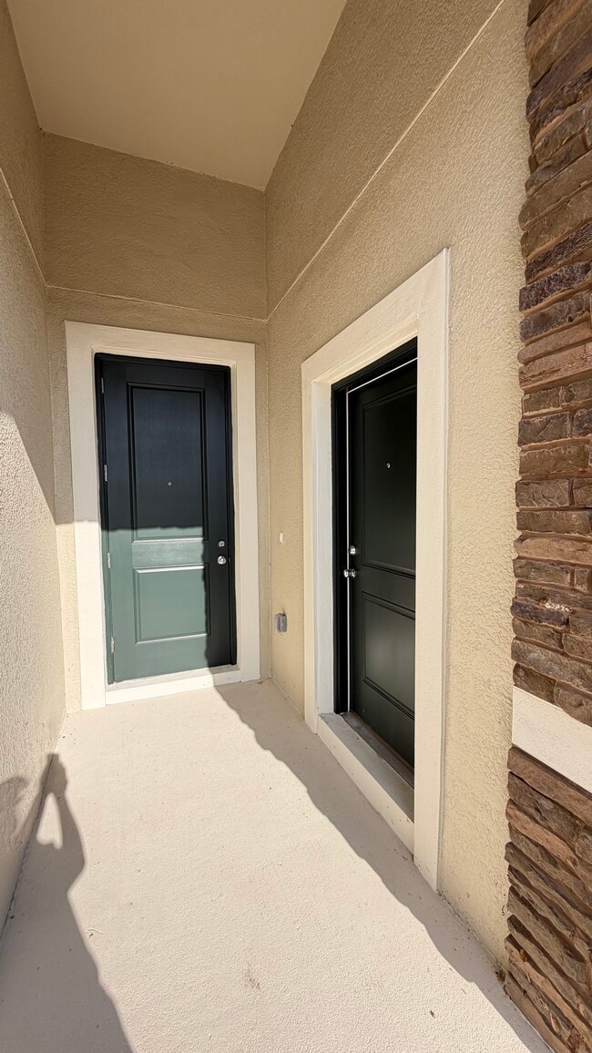 Building Photo - 5177 Green Belt Dr