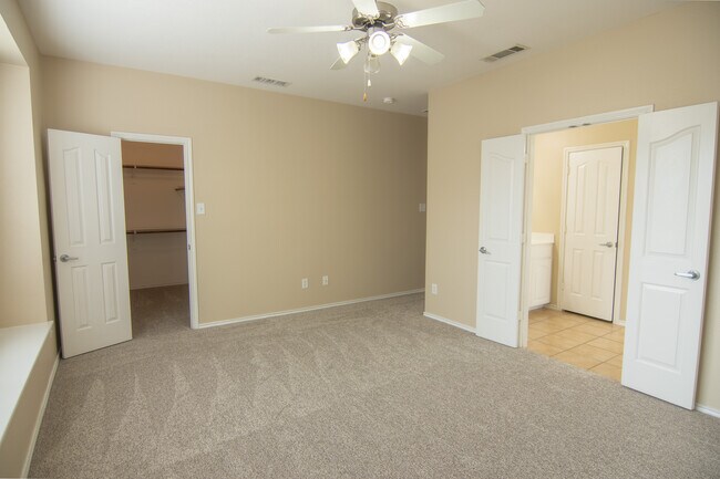 Building Photo - 10960 Hawks Landing Rd
