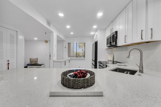 Building Photo - 14476 Amberly Ln