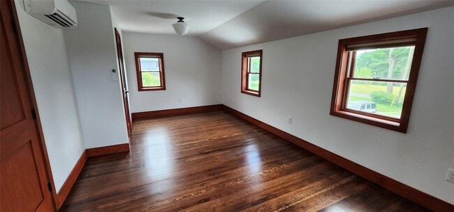 Building Photo - 31 McCormick Rd