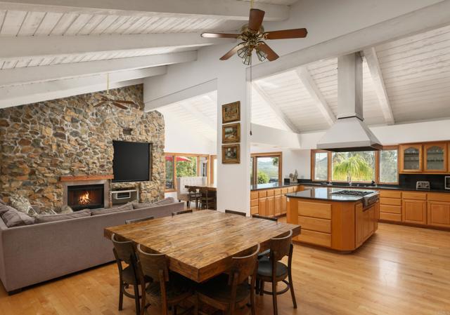 Building Photo - 20780 Fortuna Del Norte