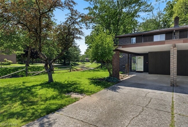 Building Photo - 9582 Fernwood Dr
