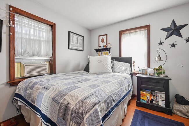 BEDROOM 2 - 59 Meckes St