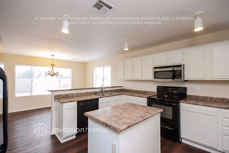 Building Photo - 6887 W Via Del Sol Dr