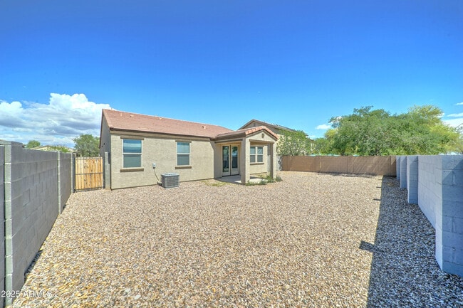 Building Photo - 25755 W Hazel Dr