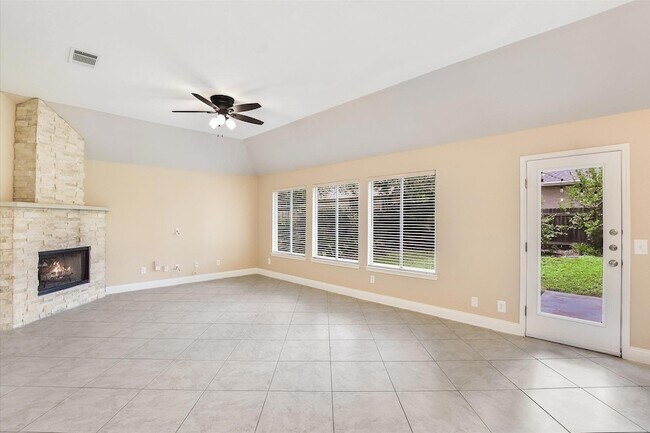 Building Photo - 7200 Quimper Ln