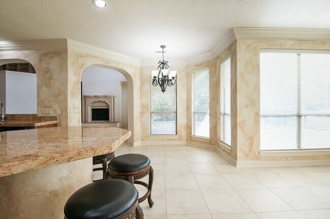 Building Photo - 2014 Flower Garden Ln