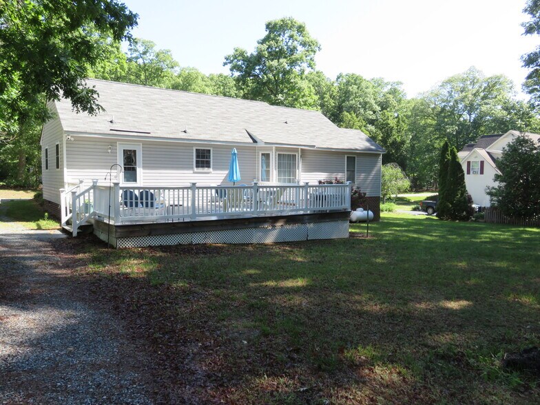 Building Photo - 5801 Wensleydale Dr