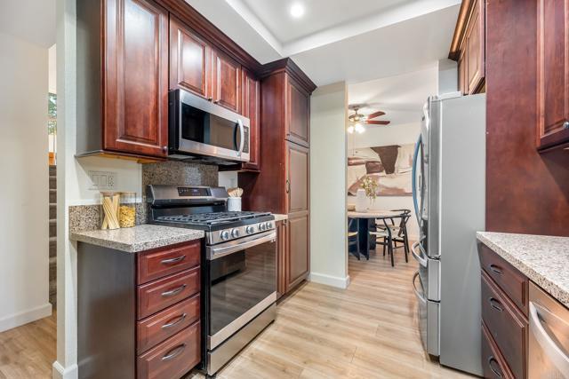 Building Photo - 1996 White Birch Dr