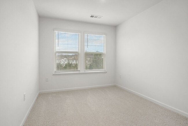 Building Photo - 464 Blair Rd