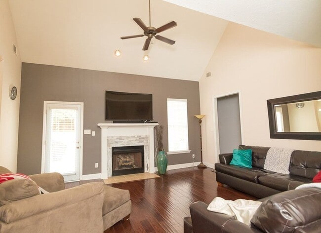 Building Photo - Beautiful Home in Evans!