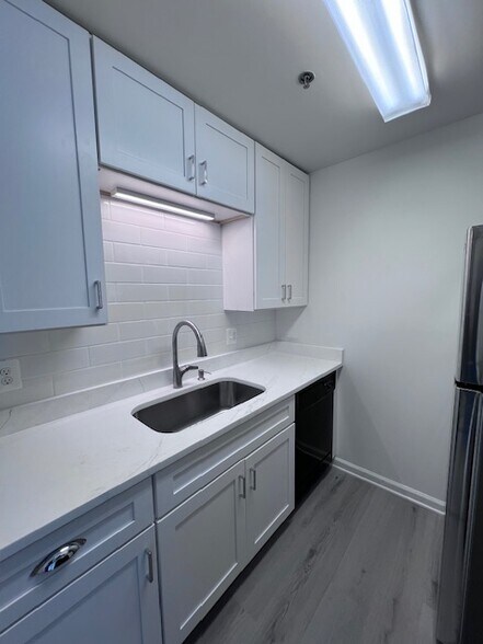 Kitchen - 33 Fern Oak Cir