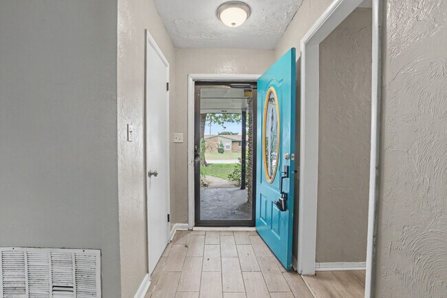 Building Photo - 2236 SW 59th Pl