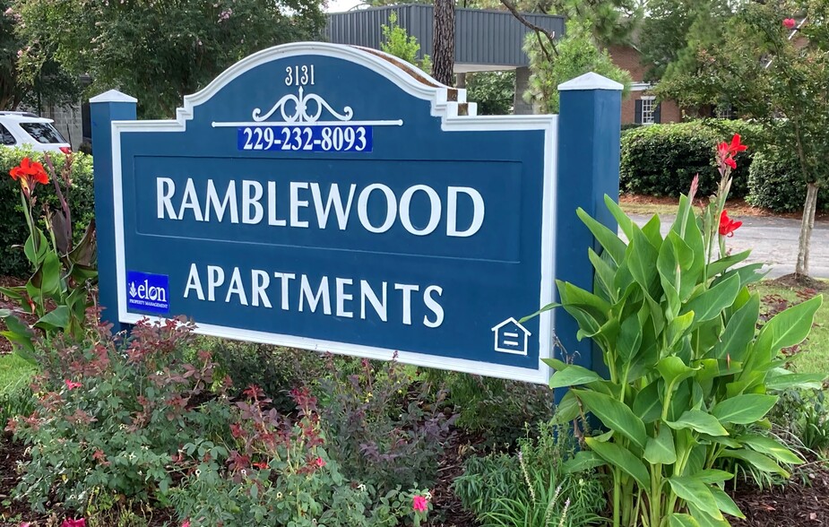 Ramblewood 3131 N Oak St Valdosta GA 31602 Apartment Finder
