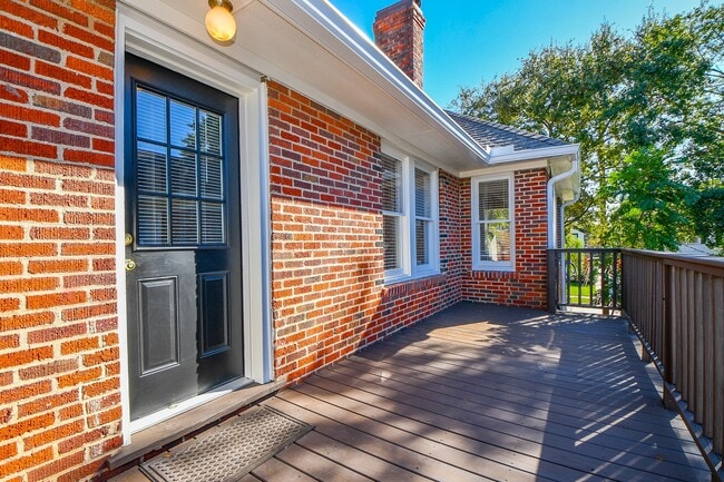 Building Photo - 1632 Bonnie Brae St