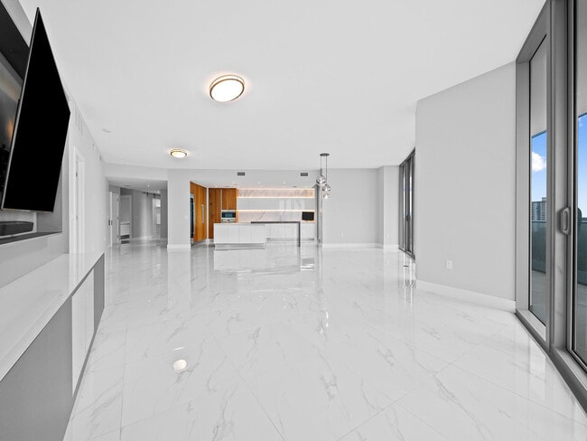 Building Photo - 701 N Fort Lauderdale Beach Blvd