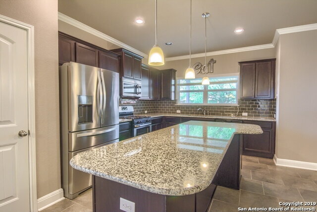 Building Photo - Stunning Home in Alamo Ranch Location!!