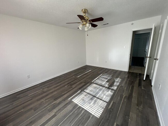 Building Photo - 2340 Timbers Dr